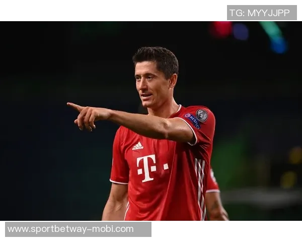 莱万在欧冠历史上为两队打入20球以上成为第四人彰显伟大成就